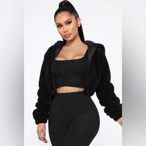 Fashion Nova -Dont dream its fuzzy jacket- Size M - NWT - Black